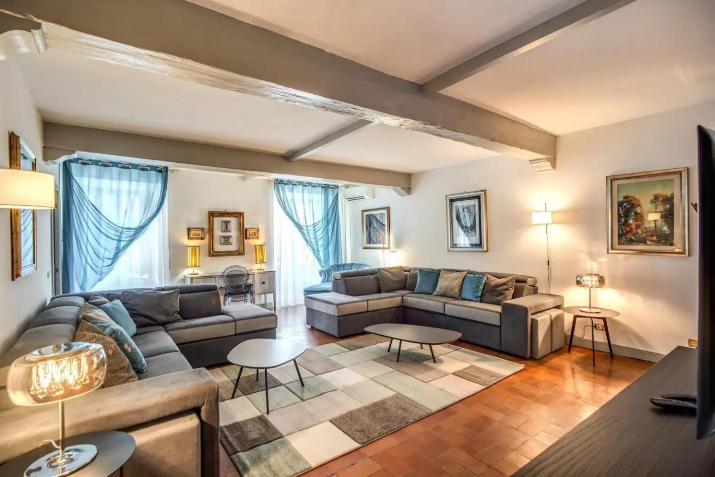 Navona, 3 Bedrooms, Unique And Spectacular View Apartment Rome